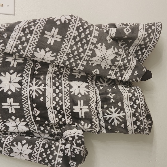 Over Sized Sherpa Snuggler Hoodie - Picture 4 of 4